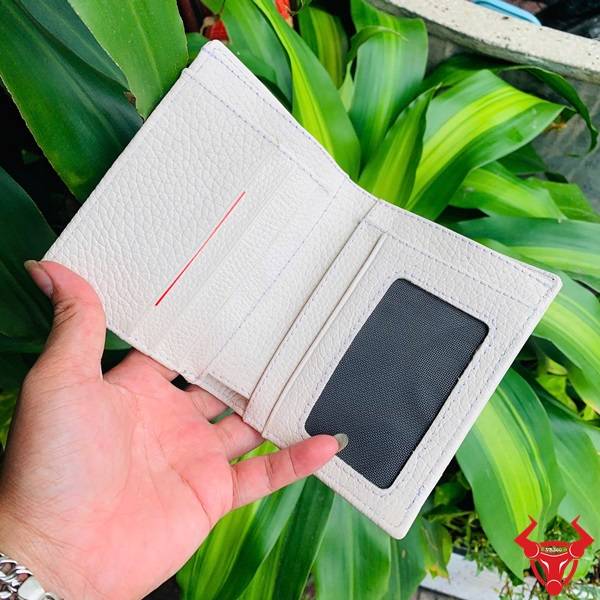 Ví đứng nam da cá sấu thật màu trắng đen.