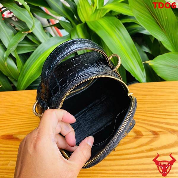 Balo nữ da cá sấu mini TDO6 màu đen.