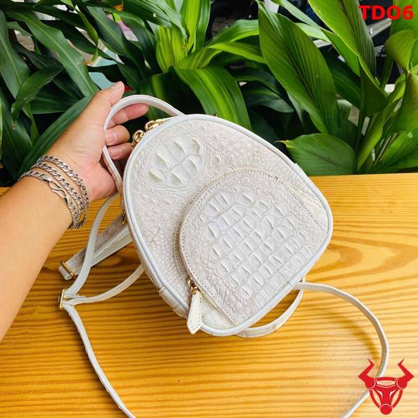 Balo mini nữ da cá sấu bạch tạng sang trọng.