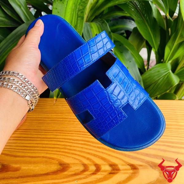 Dép chữ H DJAA8 da cá sấu màu xanh dương thời trang.