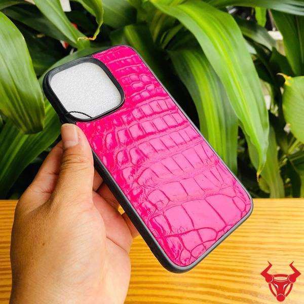Bộ ba ốp lưng da thời trang cho iPhone 14 Pro Max.