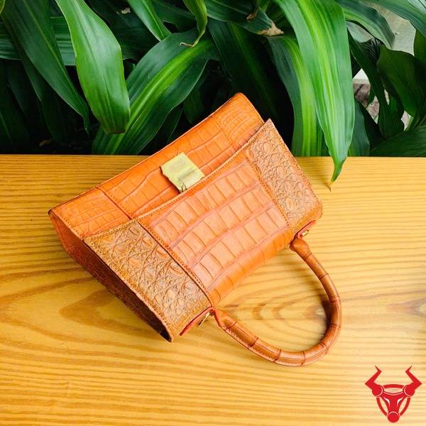Túi nữ TTL02 da cá sấu sang trọng, tinh tế.