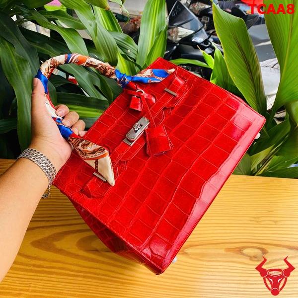 Túi xách nữ TCAA8 đỏ sang trọng, thời thượng.