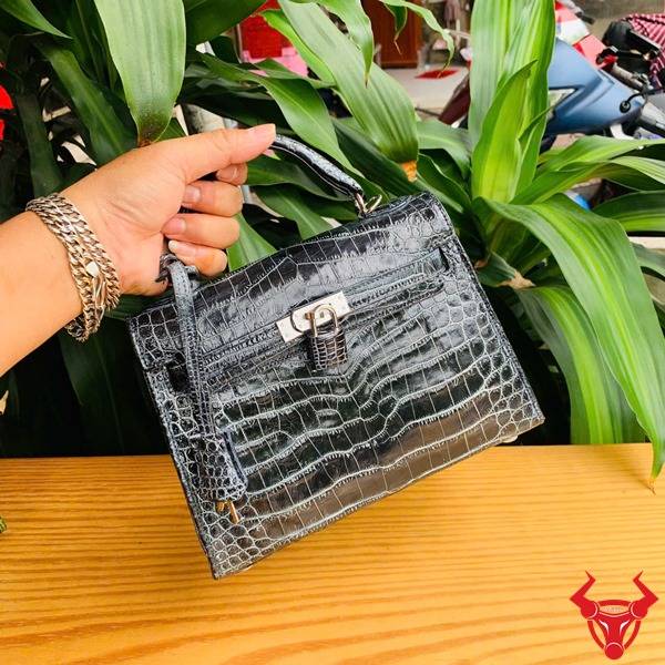 Túi nữ thời thượng da bụng cá sấu TTL03 xám đen.