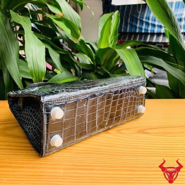 Túi nữ da bụng cá sấu TTL03 màu xám đen thời thượng.