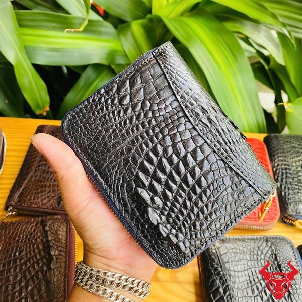 Ví mini da cá sấu lồi BVA8 đen cá tính, bền bỉ.