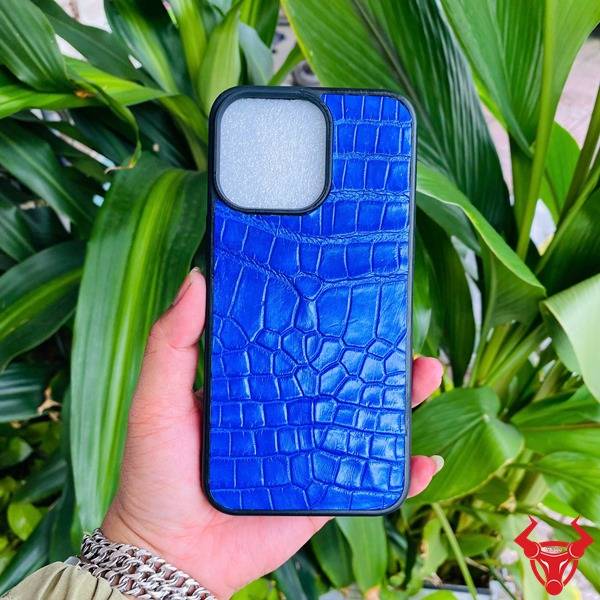 Ốp lưng da cá sấu Pro Max sang trọng.