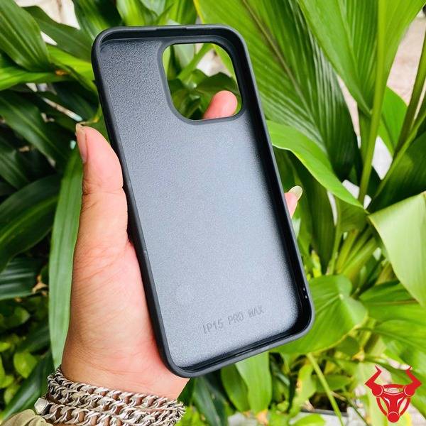 Ốp da cá sấu iPhone Pro Max cao cấp.