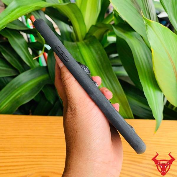 Ốp cao cấp iPhone 11 Pro Max da cá sấu gù.