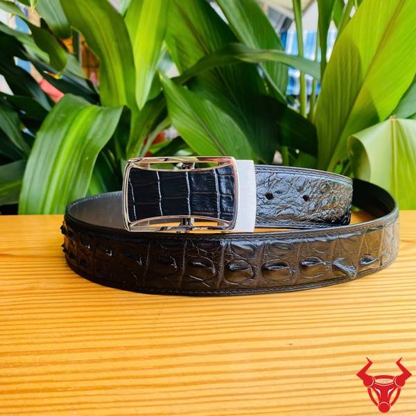 TSK133 – Thắt Lưng Da Cá Sấu Gù Sang Trọng Và Tiện Lợi Thắt lưng da cá sấu TSK133 sang trọng và tiện lợi.