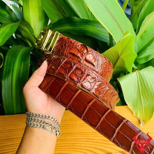 Thắt Lưng Da Cá Sấu Bản 4cm – Đậm Chất Doanh Nhân Lịch Lãm Thắt Lưng Da Cá Sấu Thủ Công Nâu Đỏ – Phong cách đỉnh cao của quý ông doanh nhân.