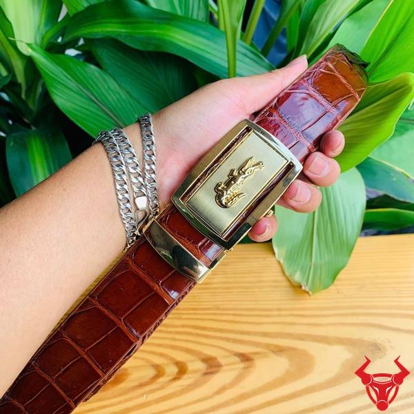 Thắt Lưng Nam Cao Cấp Màu Nâu Đỏ – Đỉnh Cao Phong Cách Thắt Lưng Sơn Cạnh Da Cá Sấu Nâu Đỏ – Tinh tế và sang trọng bậc nhất.