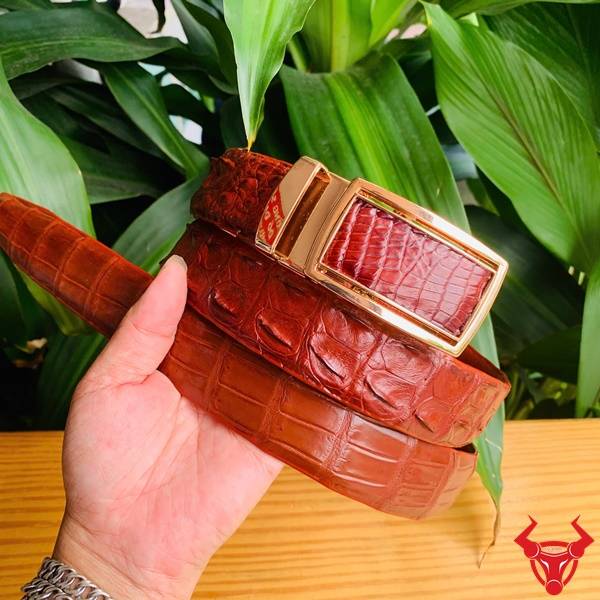 Thắt Lưng Cá Sấu Nối Bản 3.5cm – Sức Hút Của Phong Cách Thắt lưng da cá sấu màu nâu đỏ bản 3.5cm cao cấp.