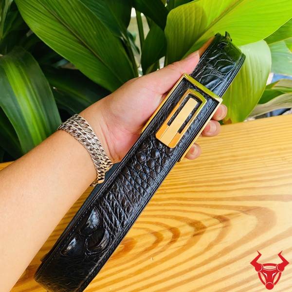 Thắt Lưng Nam Da Thật TSK130-A – Lịch Lãm Và Bền Bỉ Thắt lưng ray trượt da cá sấu thật bản lớn khóa vàng cao cấp.