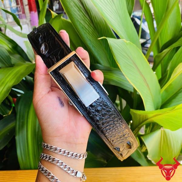 Thắt Lưng Nam Cao Cấp Khóa Thép Trắng – Da Cá Sấu Gù Tự Nhiên Thắt lưng da cá sấu gù cao cấp TSK130-B khóa ray trượt tiện lợi.
