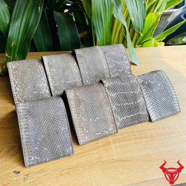 Ví da rắn hổ mang thủ công cao cấp.