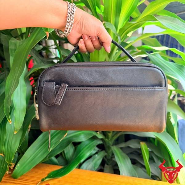 Clutch Xách Tay CL69 Phong Cách Tối Giản Clutch da bò CL69 màu đen năng động.