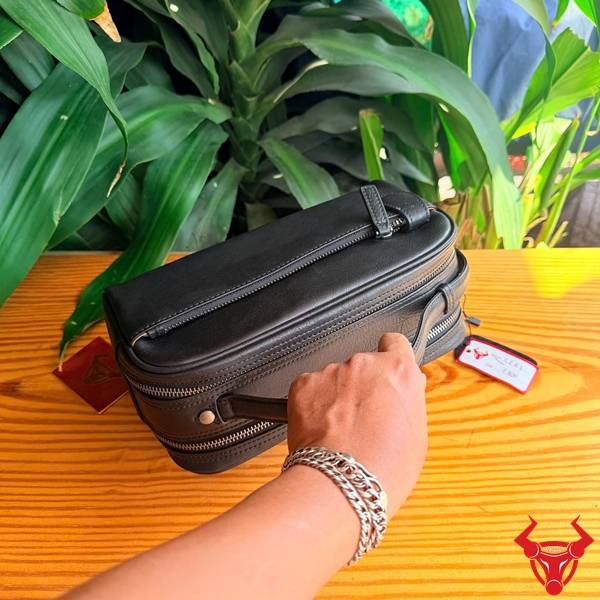 Clutch Da Bò CL69 Thời Trang Năng Động Clutch xách tay da bò CL69 màu đen sang trọng.