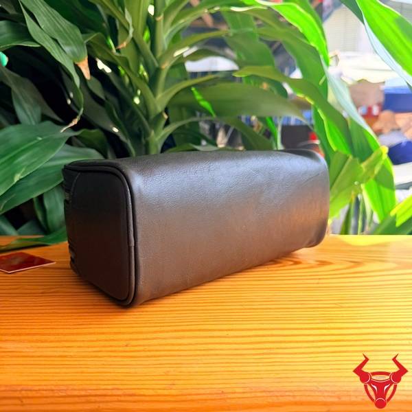 Clutch Nam Da Bò CL69 Thiết Kế Dạng Hộp Clutch da bò CL69 gọn nhẹ, đa dụng.