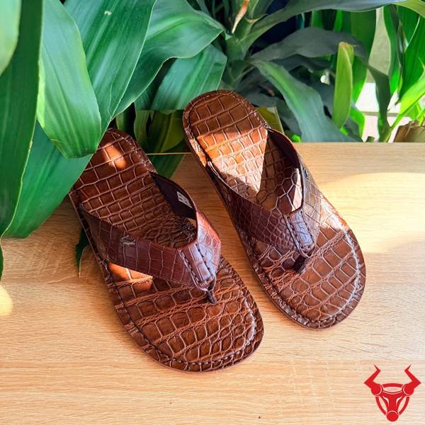 Dép kẹp da cá sấu vân tự nhiên cao cấp.