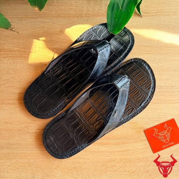 Dép kẹp full da cá sấu thật.