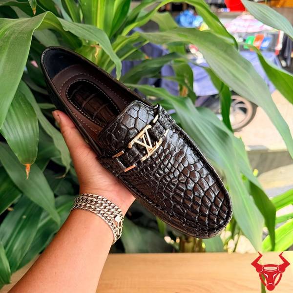 Giày Lười Cá Sấu Đẳng Cấp Quý Ông Giày lười da cá sấu đế cao su gọn nhẹ.