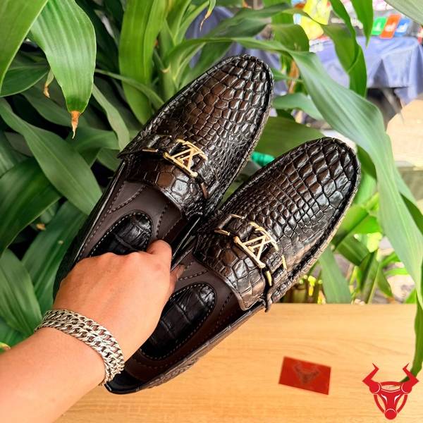 Giày Cá Sấu Nam Phong Cách Lịch Lãm Giày lười da cá sấu gai tay màu đen cao cấp.