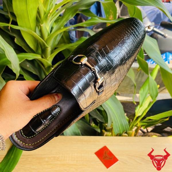 Giày sục da cá sấu thời trang nam