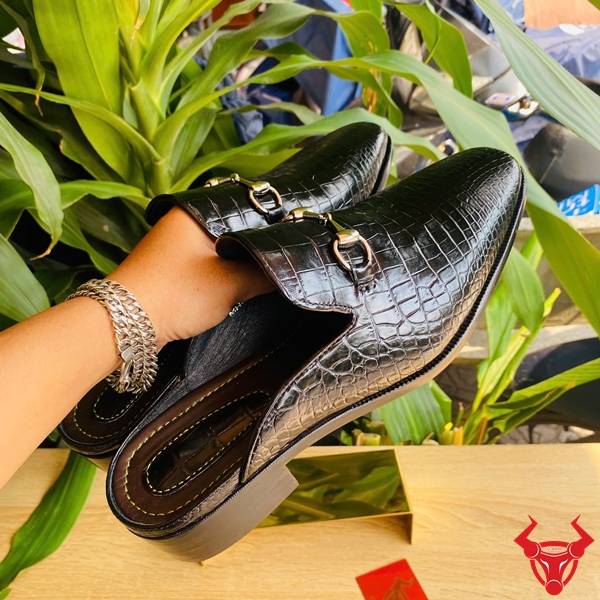 Giày sục da cá sấu phong cách doanh nhân