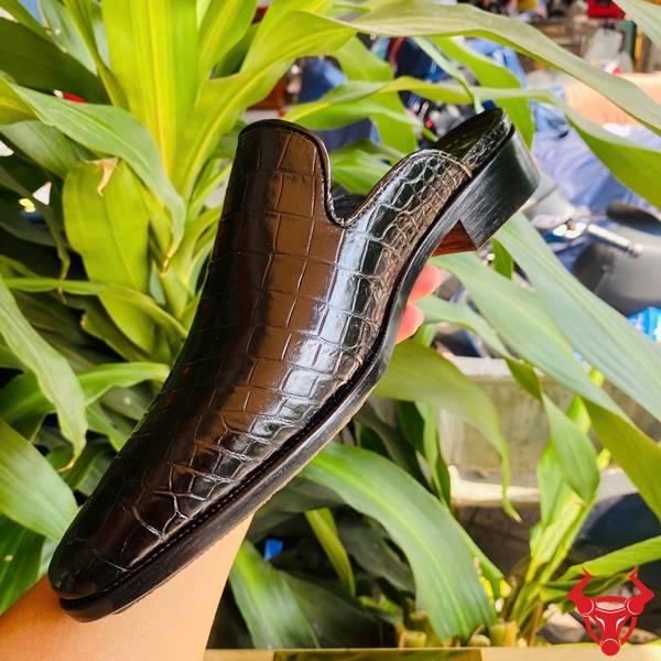 Giày sục da cá sấu sang trọng cho nam