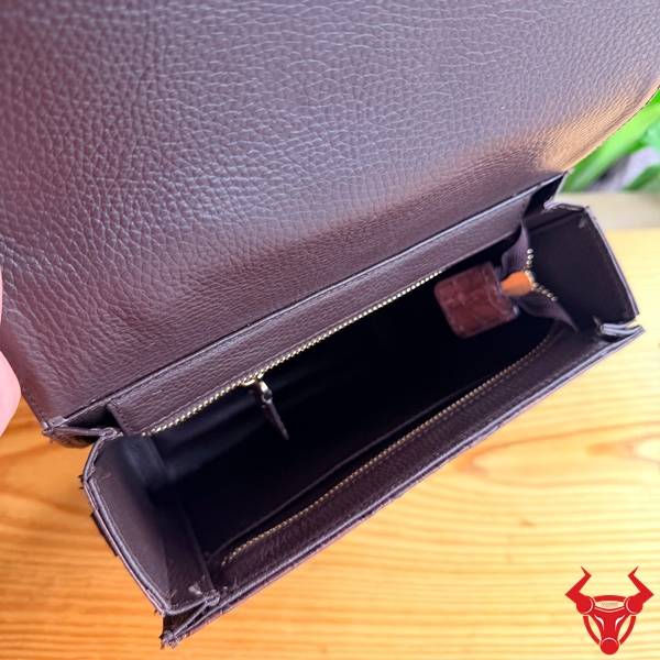 Túi xách nam da cá sấu gù cao cấp.