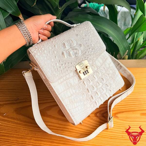 Túi Nam Đeo Chéo Da Cá Sấu Bạch Tạng Cao Cấp Túi xách nam đeo chéo da gù cá sấu bạch tạng.