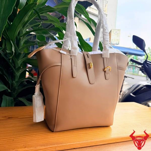 Túi Xách Nữ Da Bò Năng Động Túi xách nữ da bò sang trọng.