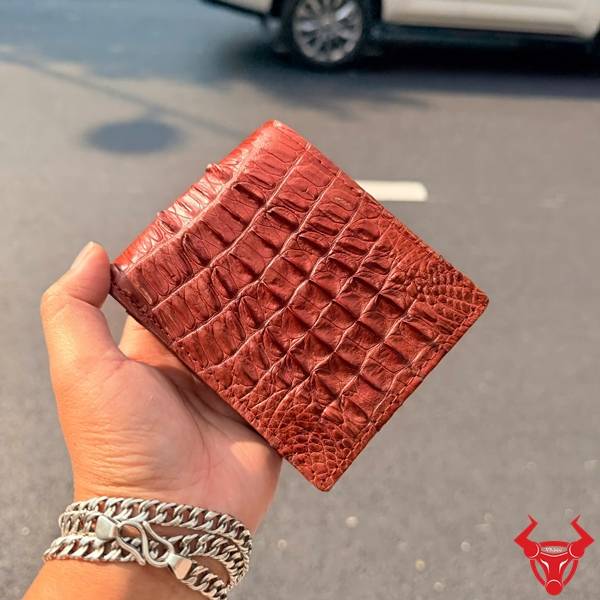 Ví Cá Sấu Gai Lưng Phong Cách Cá Tính Ví da cá sấu gai lưng thời trang cao cấp