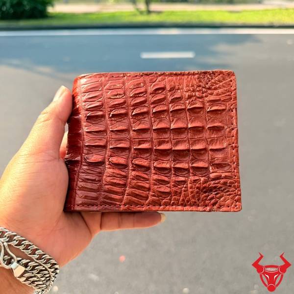 Ví Da Cá Sấu Gai Lưng Khẳng Định Chất Riêng Ví da cá sấu thật kiểu gai lưng VBA1