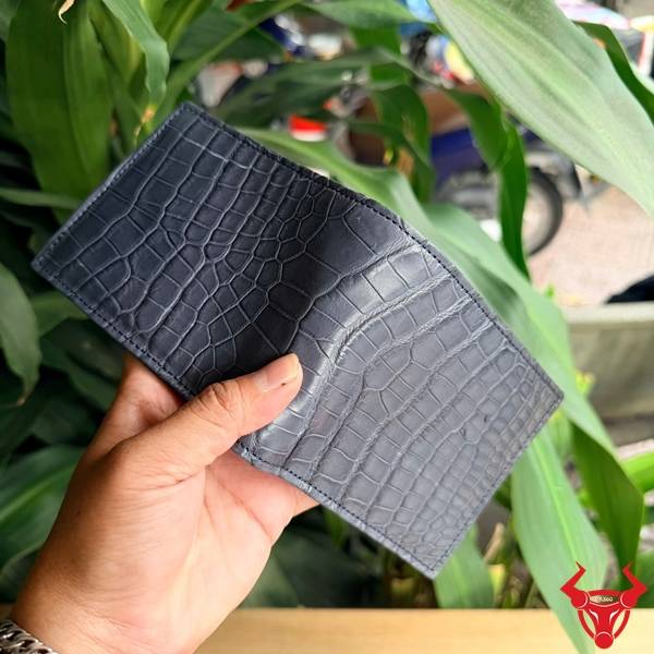 Ví nam da cá sấu màu xanh nhạt cao cấp