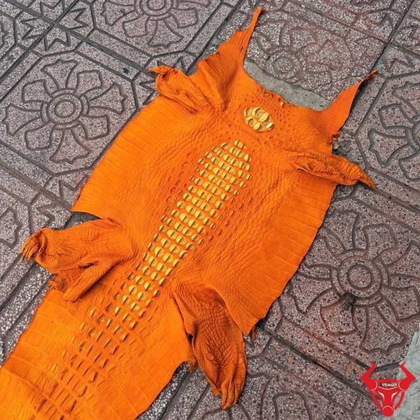 Da cá sấu nguyên tấm màu vàng cam vân đẹp chất liệu bền cao cấp