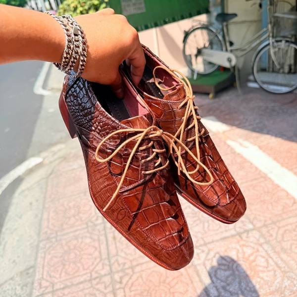 Mẫu giày tây da cá sấu GAA2 màu nâu phong cách thượng lưu.