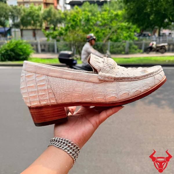 Giày lười da cá sấu gù bạch tạng đế 7cm lịch lãm
