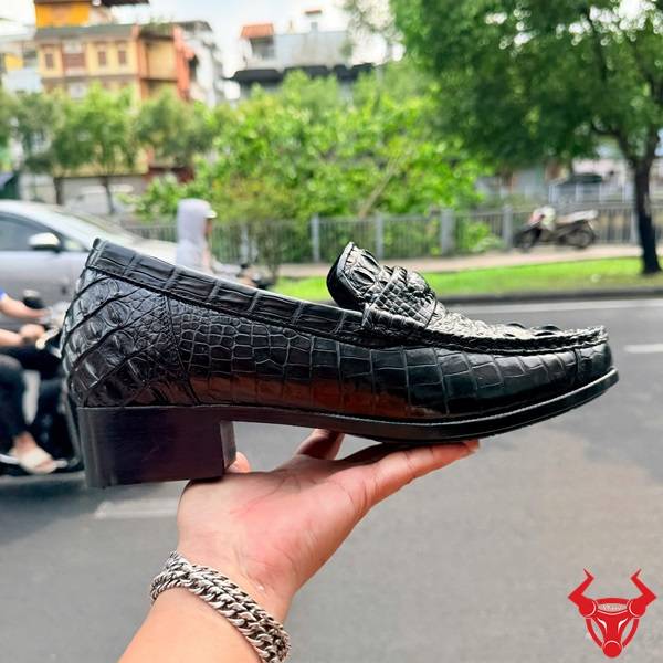 Giày lười da cá sấu gù đế cao 7cm màu đen cao cấp GCA4