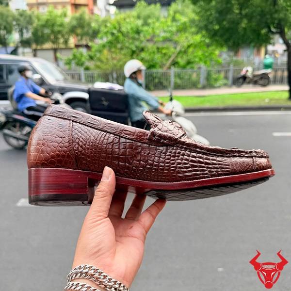 Giày lười gù cá sấu đế cao sang trọng