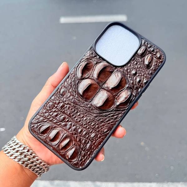 Ốp da cá sấu iPhone 14 Pro Max màu nâu đất phong cách