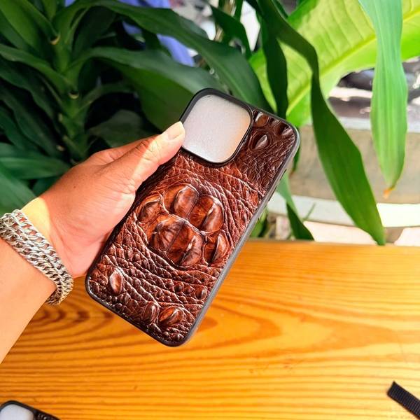 Ốp da cá sấu gù ngược iPhone 14 Pro Max cao cấp