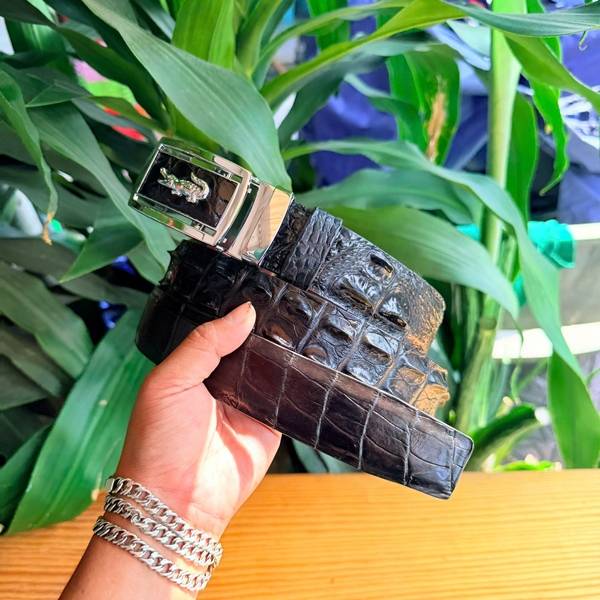 Phụ Kiện Nam Da Cá Sấu TLA4B4 Gù Lưng Đẳng Cấp Thượng Lưu Chi tiết gù lưng sắc nét trên thắt lưng nam TLA4B4.