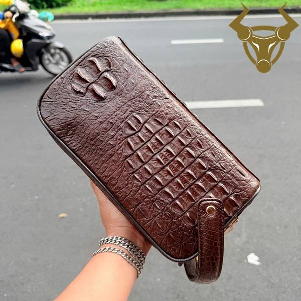 Túi clutch hộp da cá sấu gù màu nâu đất có quai xách cao cấp