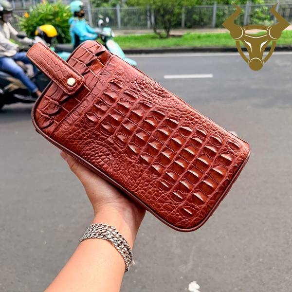 Túi clutch hộp da cá sấu nâu đỏ thiết kế thời trang nổi bật
