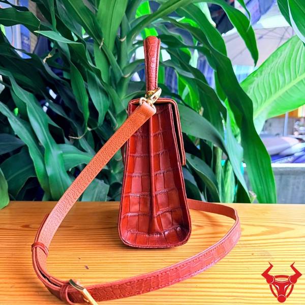Túi nữ da cá sấu nâu đỏ thanh lịch