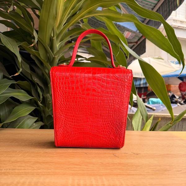 Mẫu Túi Xách Nữ TYC07 Da Cá Sấu Bụng Thời Trang Cao Cấp Mẫu túi xách nữ da cá sấu cao cấp TYC07 dành cho quý bà.