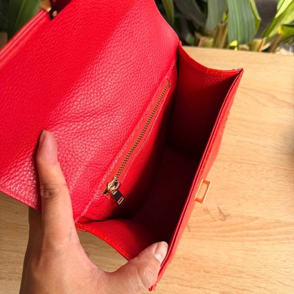 Túi Xách Nữ TYC07 Da Cá Sấu Bụng Thiết Kế Quý Tộc Ấn Tượng Phối đồ thời trang cùng túi xách da cá sấu TYC07 cao cấp.