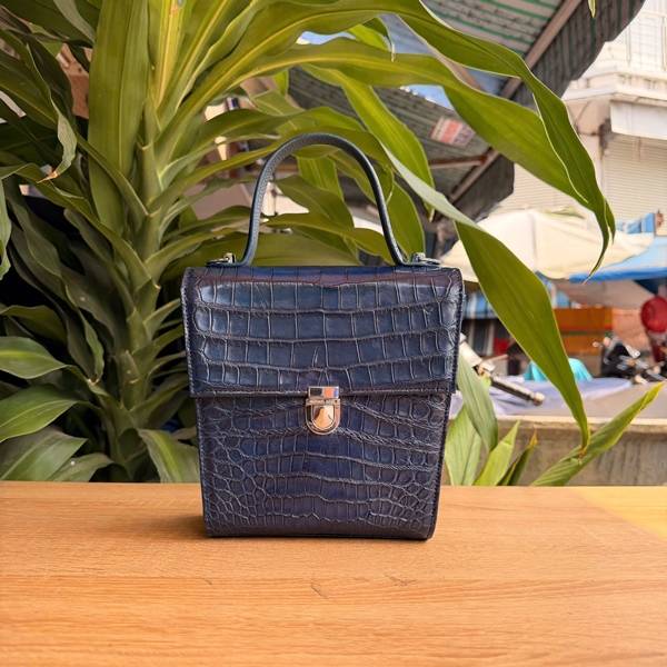 Túi Xách Tay Da Cá Sấu TYC07 Phong Cách Thanh Lịch Quý Phái Túi xách nữ da cá sấu bụng TYC07 màu sắc quý phái.